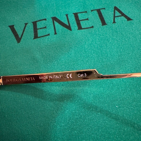 Authentic Bottega Veneta Gold Mirror Sunglasses - Picture 6 of 12